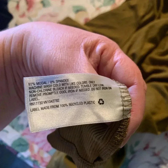 A New Day 3/4 Sleeve Women’s olive Green Top Size small - Picture 7 of 9